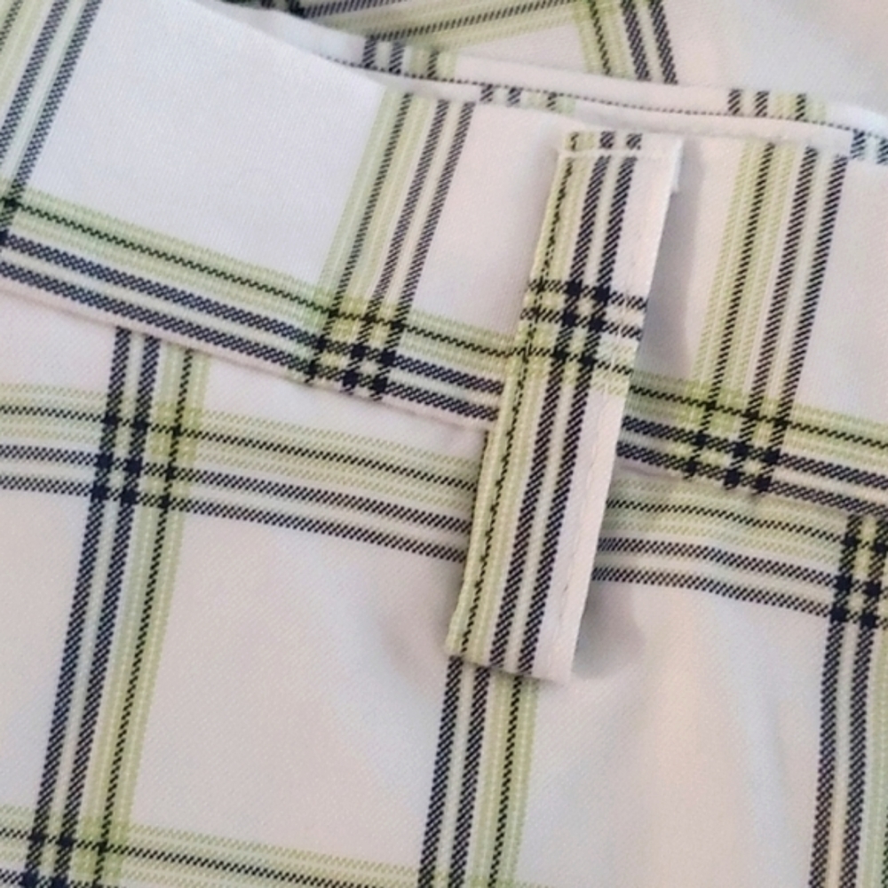 IZOD Men's Golf Shorts White/Green Plaid. Size 32 - Picture 9 of 10